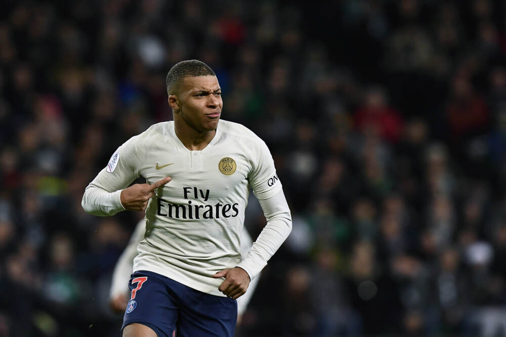 攻防全能！洛夫顿上半场10中5得12分3板2助2断